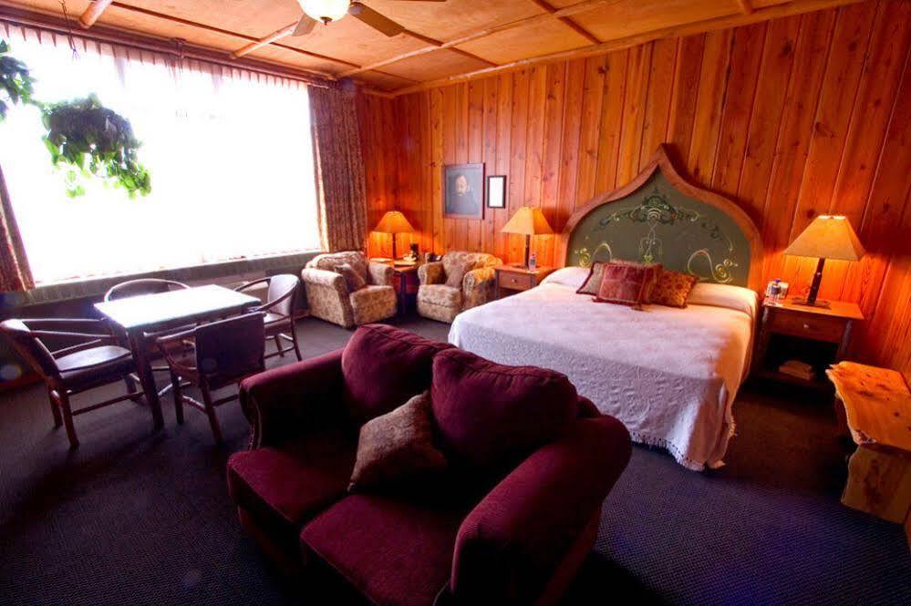 Hotel Mcmenamins Old St. Francis School à Bend Extérieur photo