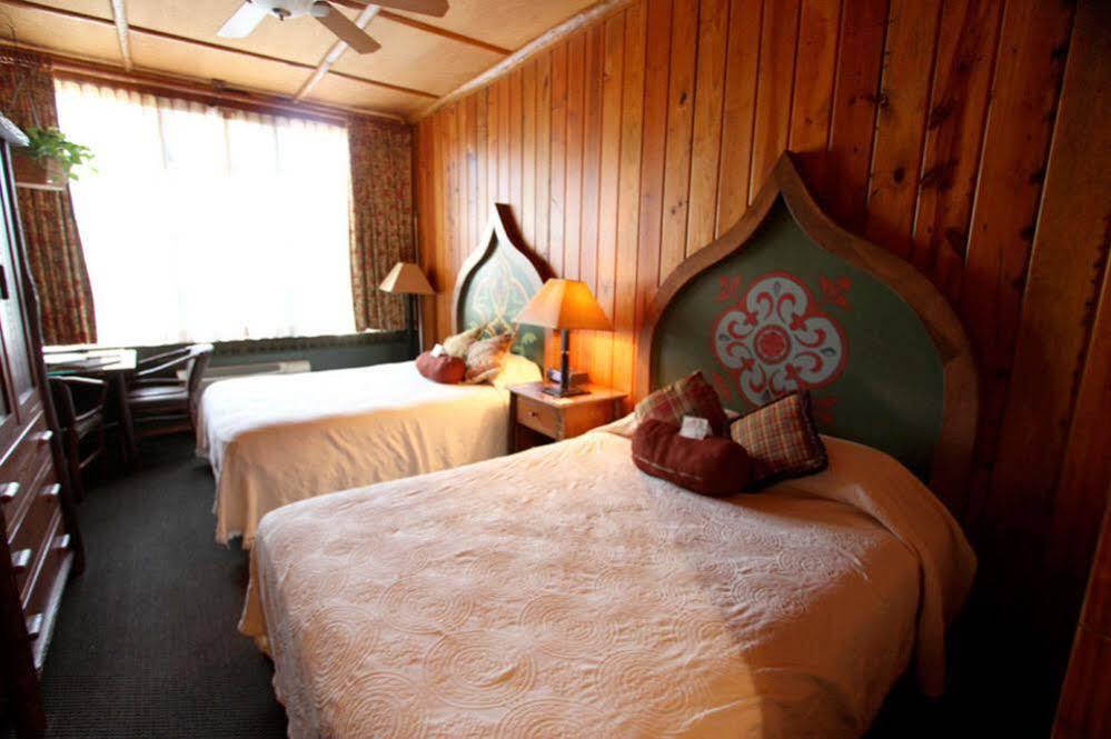 Hotel Mcmenamins Old St. Francis School à Bend Extérieur photo
