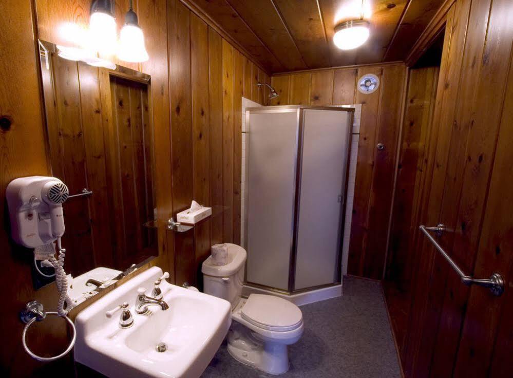 Hotel Mcmenamins Old St. Francis School à Bend Extérieur photo