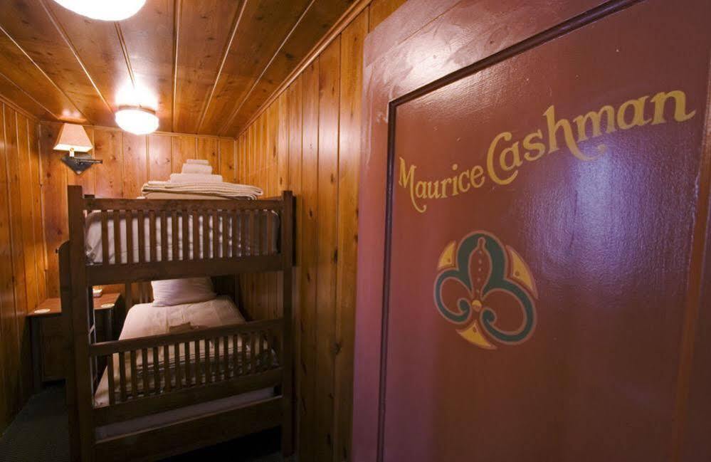 Hotel Mcmenamins Old St. Francis School à Bend Extérieur photo